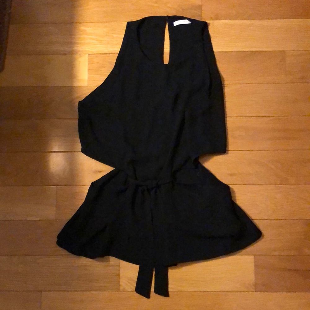 Zara Womens Small Black stylish cut out tank top